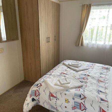 Parkdean Static Caravan On Cherry Tree Holiday Park เกรทยาร์มัธ ภายนอก รูปภาพ