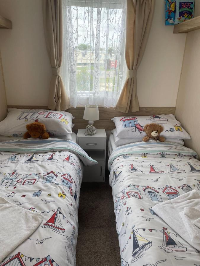 Parkdean Static Caravan On Cherry Tree Holiday Park เกรทยาร์มัธ ภายนอก รูปภาพ